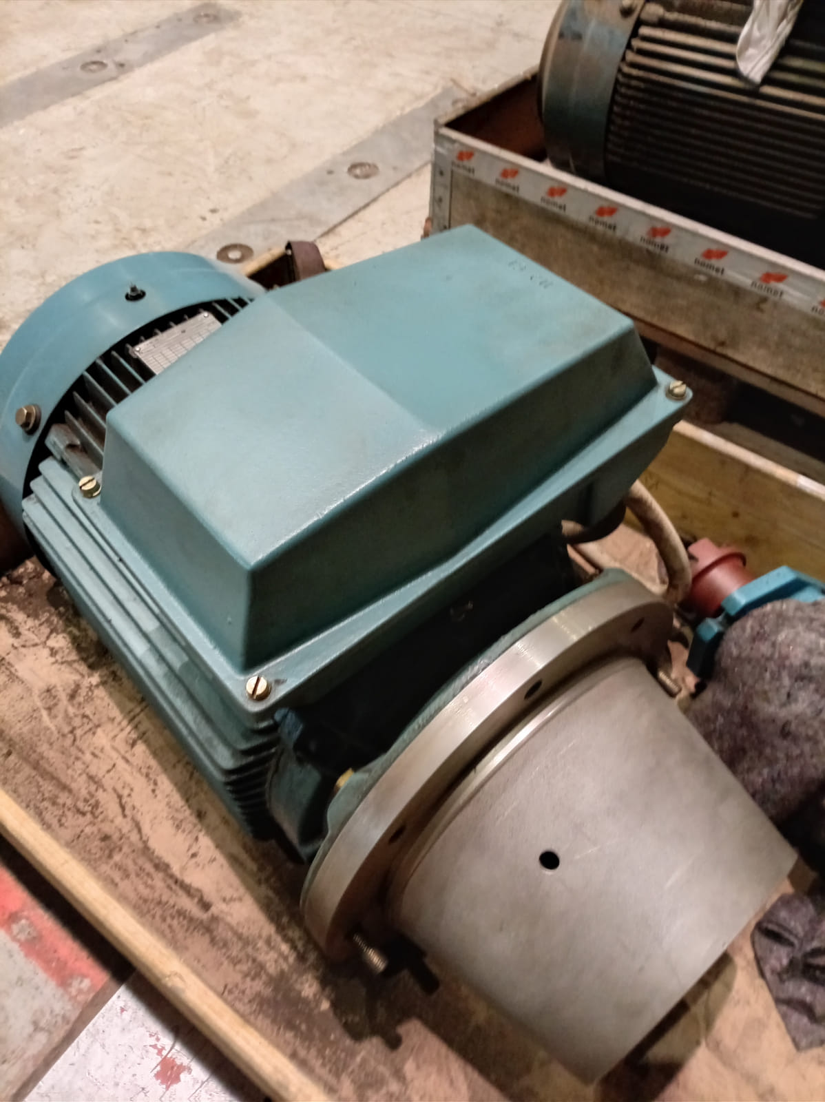 ABB 37 kW sähkömoottori HXR 200MLB 4 B5 – 1470 rpm / 275 kg