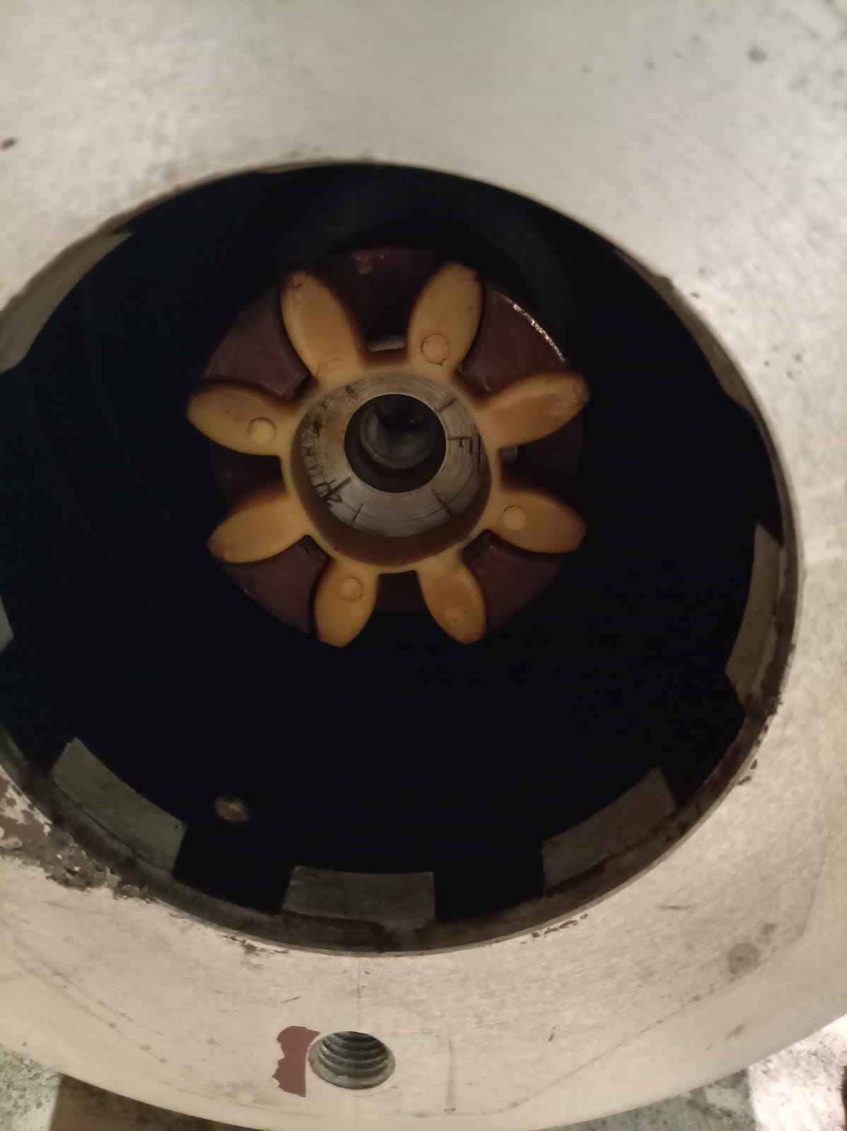 ABB 37 kW sähkömoottori HXR 200MLB 4 B5 – 1470 rpm / 275 kg