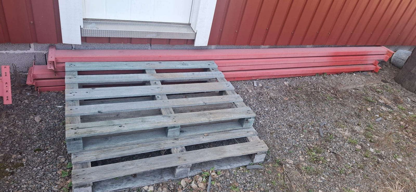 Erä kuormalavahyllyjen vaakapalkkeja
