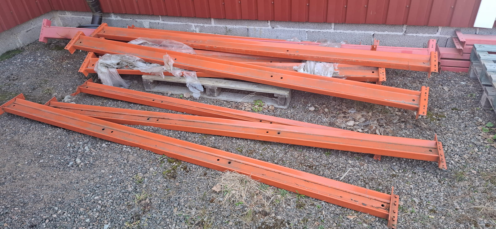 Erä kuormalavahyllyjen vaakapalkkeja