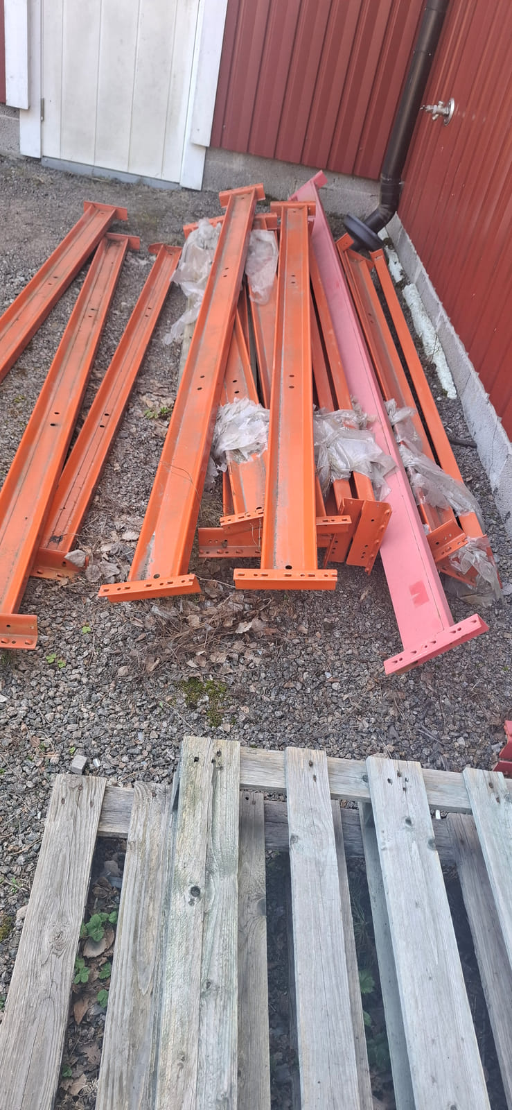 Erä kuormalavahyllyjen vaakapalkkeja