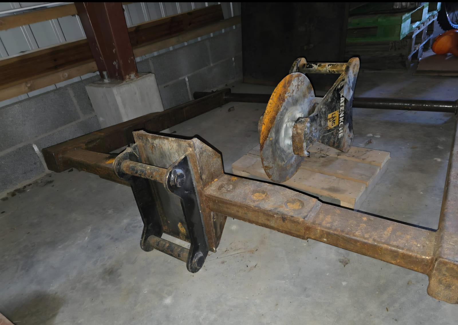 Kaapelikela teline kaivuriin.