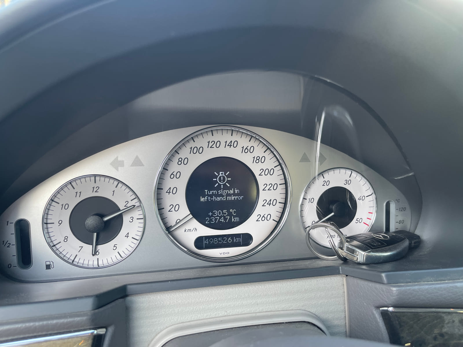 Mercedes-Benz S211 E220 CDI