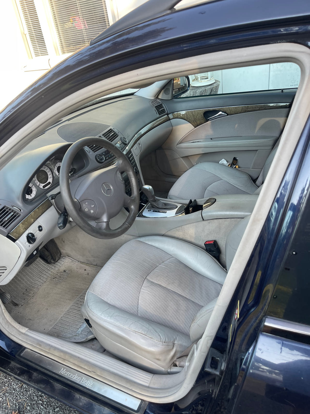 Mercedes-Benz S211 E220 CDI